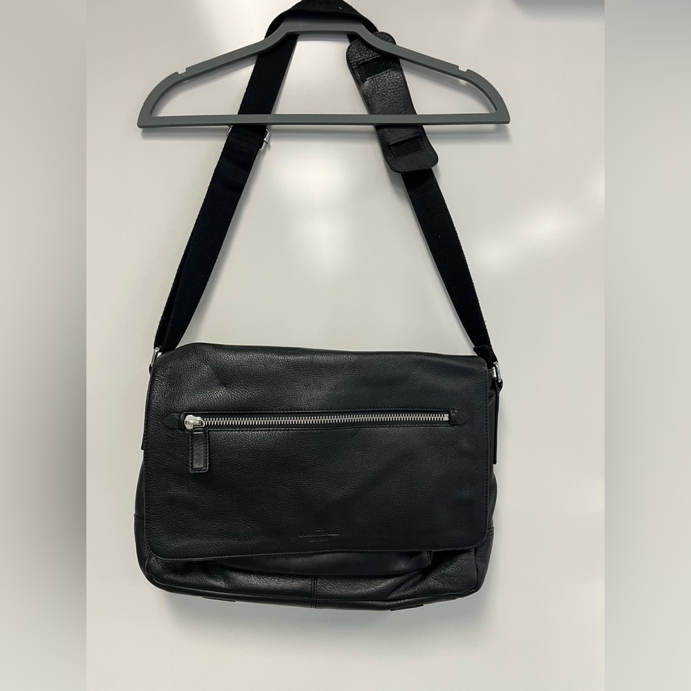 Banana Republic Black Leather Crossbody Messenger Laptop Greyson Bag - Picture 2 of 10